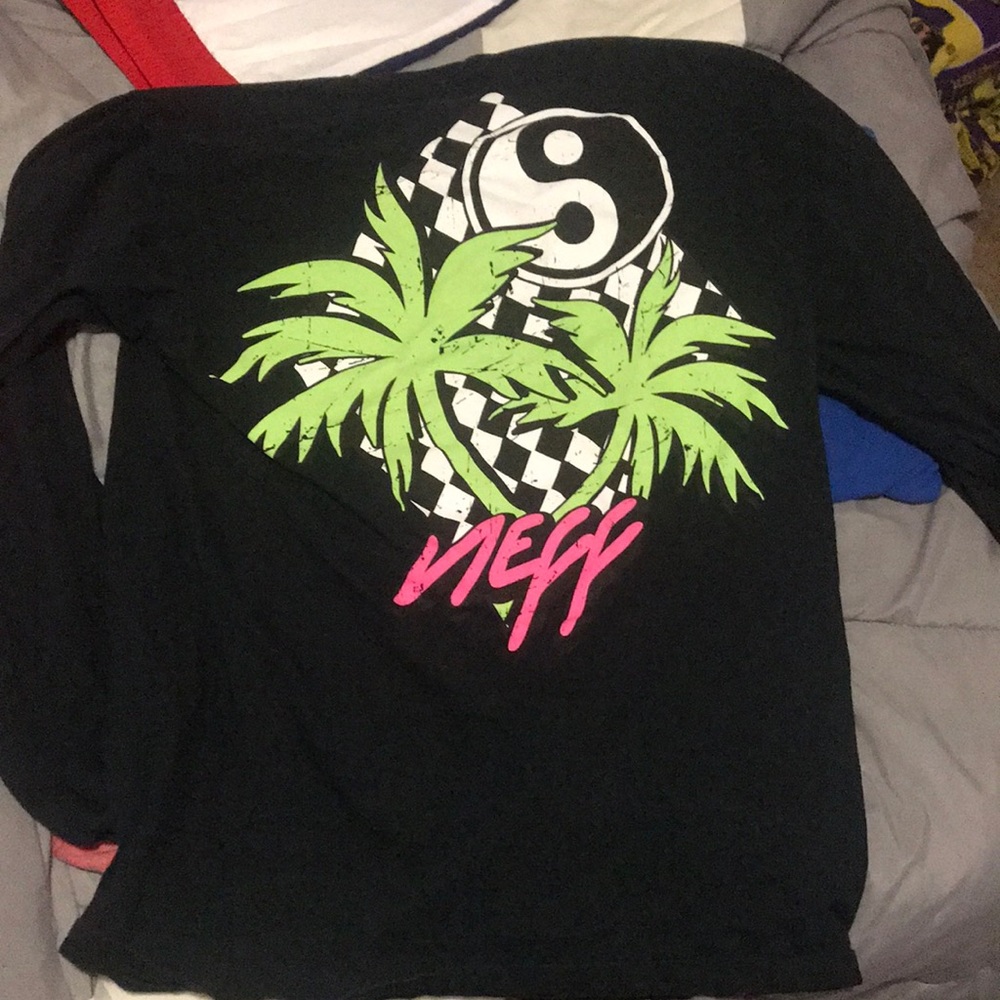 Neff long sleep shirt